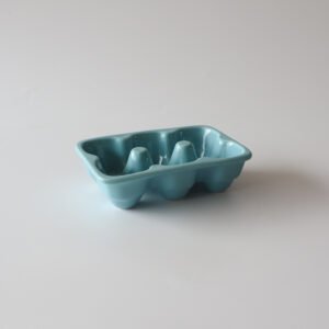 Eierhouder aardewerk lichtblauw