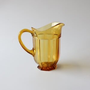 Vintage waterkan geel persglas