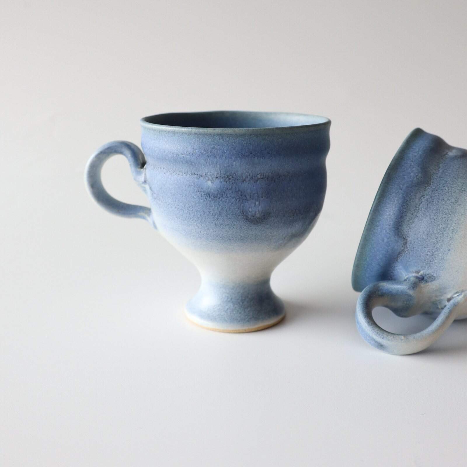 Handgemaakte aardewerk kopjes blauw - set van 2 - Afbeelding 2