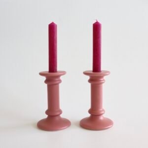 Roze aardewerk kandelaars - set van 2