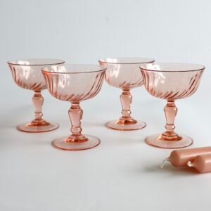 Vier roze glazen coupeglazen van Luminarc France Rosaline met geribbelde schaal en voetje, vintage serviesgoed.